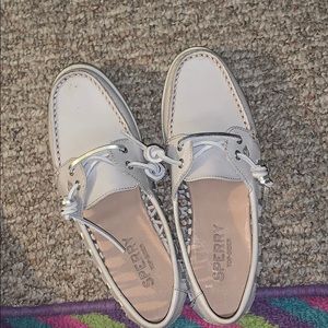 grey sperrys